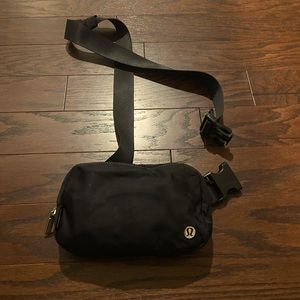 lululemon everywhere belt bag